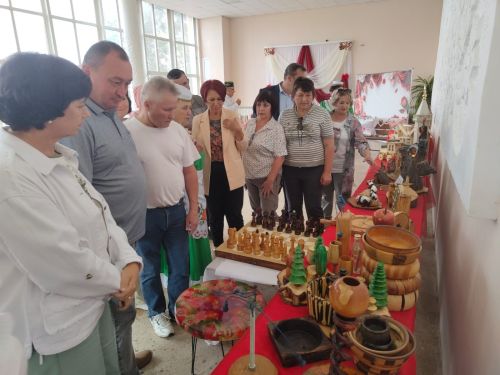 Чей край краше?