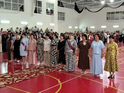 Сегодня  для всех выпускников Азнакаевского района состоялся общегородской выпускной вечер.