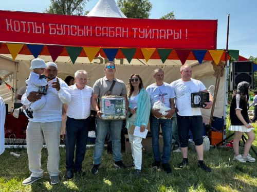 В Балтачевском поселении состязались на деревянных лошадках