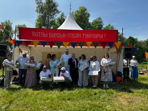 В Балтачевском поселении состязались на деревянных лошадках