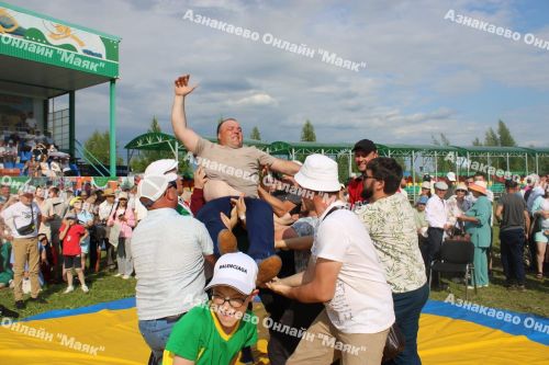 Азнакаевский борец Альберт Мамалимов в пятый раз стал абсолютным чемпионом Сабантуя