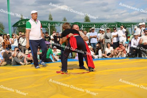 Азнакаевский борец Альберт Мамалимов в пятый раз стал абсолютным чемпионом Сабантуя