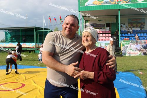 Азнакаевский борец Альберт Мамалимов в пятый раз стал абсолютным чемпионом Сабантуя