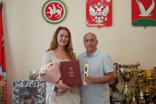 Первая татарка - «Мисс Европа» Роза Гадиева получила почетную грамоту в Татарстане