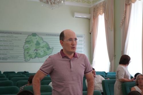 Руководитель исполнительного комитета Азнакаевского района Айдар Шамсутдинов провел очередное  совещание по готовности гражданской обороны