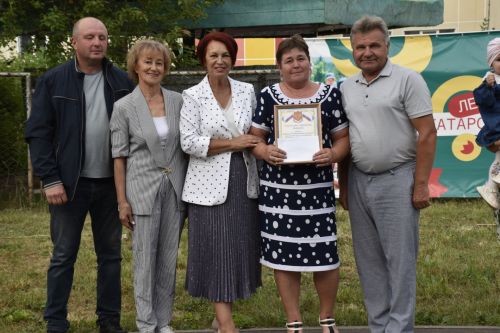 В поселке Актюбинский состоялся праздник двора
