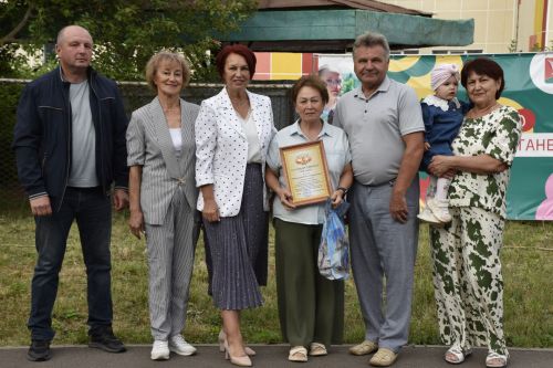 В поселке Актюбинский состоялся праздник двора