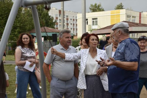 В поселке Актюбинский состоялся праздник двора
