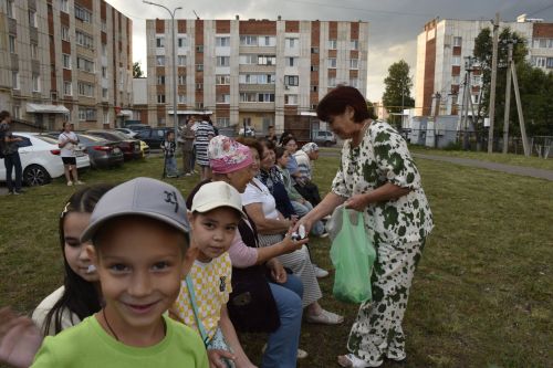 В поселке Актюбинский состоялся праздник двора