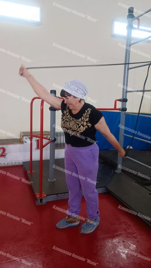 87 яшьлек спортчы Азнакай ветераннарына озак яшәү серләрен ачты