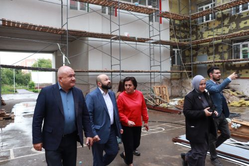 Дәүләт Думасы депутаты  шәһәребездәге төзелеш объектларын карап чыкты.