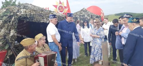 В Азнакаево проходит фестиваль «Чатыр тауда җыен» – праздник творческого наследия тюркских народов