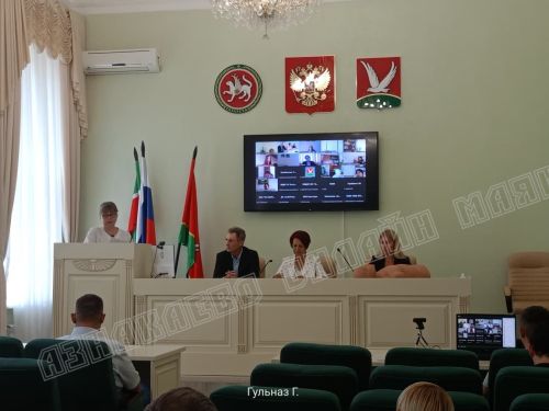 Совместная работа ради здоровья: в Азнакаево обсудили вопросы охраны труда и профилактики заболеваний