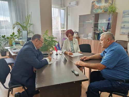 Татарстан Республикасы Дәүләт Советы депутаты Нәҗип Хаҗипов сайлаучыларын кабул итте