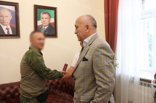 Встреча главы района Марселя Шайдуллина с бойцом СВО