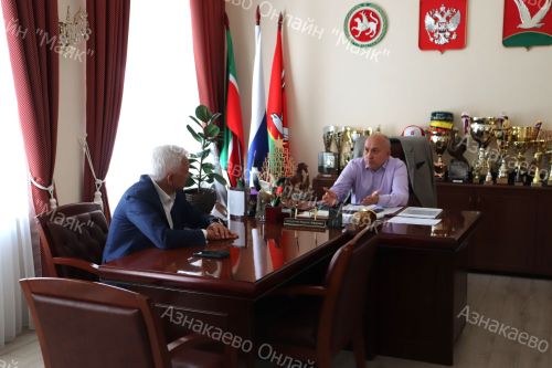 Депутат Госдумы Азат Ягафаров провел встречу с главой района