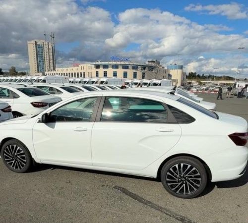 Азнакаевская ЦРБ получила новый автотранспорт