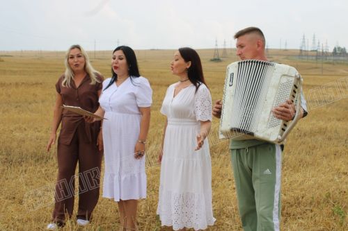 Азнакаевским передовикам жатвы вручены поощрительные сертификаты
