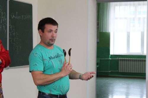 Школьники Азнакаево изучают фольклор