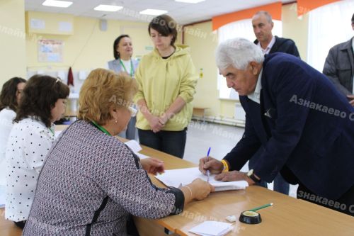Азнакай районының Мактаулы гражданины Миргасим Кәримов якты киләчәк өчен тавыш бирде