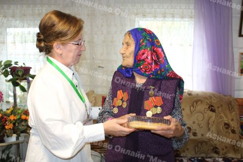 Азнакайда  100 яшьлек Мөхәссәнә Рахманова сайлауларда үз тавышын бирде