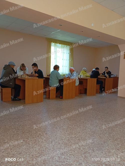 Интеллектуальный бой в Азнакаево: люди с инвалидностью сразились в шашки и шахматы