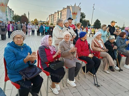 В Азнакаево прошел праздник «Бабье лето»
