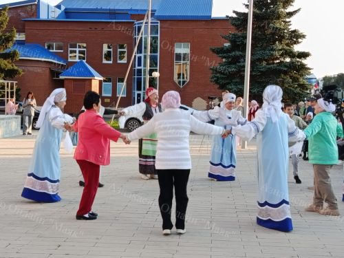 В Азнакаево прошел праздник «Бабье лето»