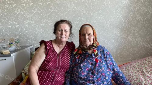 Труженица Зумария-апа принимает поздравления