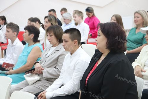 Вручение паспортов юным гражданам: важный шаг в жизни