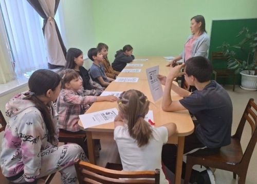Групповое занятие на тему: «Детский телефон доверия — мой друг!»
