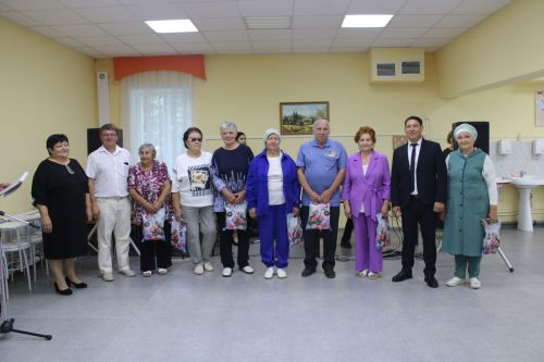 В Азнакаево состоялся праздник двора для жителей центральных улиц