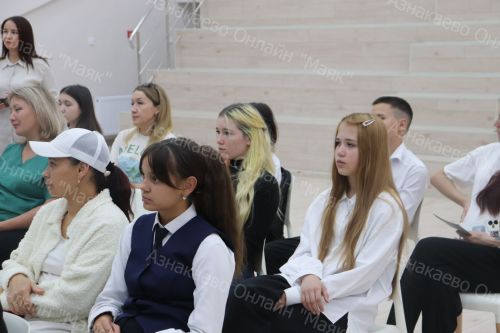 Вручение паспортов юным гражданам: важный шаг в жизни