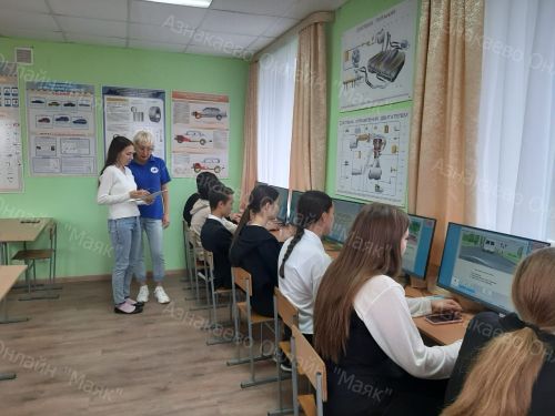 В Азнакаево прошел конкурс «Автосессия» на знание ПДД