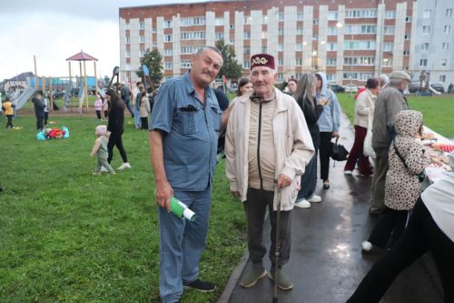 Праздник двора в Азнакаево: ни дождь, ни зной не помеха дружбе!