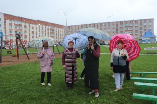 Праздник двора в Азнакаево: ни дождь, ни зной не помеха дружбе!