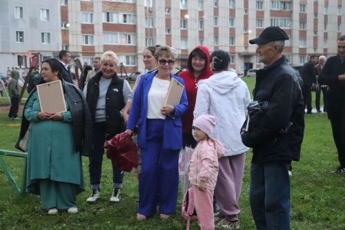 Праздник двора в Азнакаево: ни дождь, ни зной не помеха дружбе!