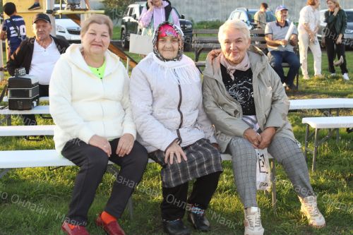 Монолит микрорайоны олысы-кечесен бәйрәмгә җыйды