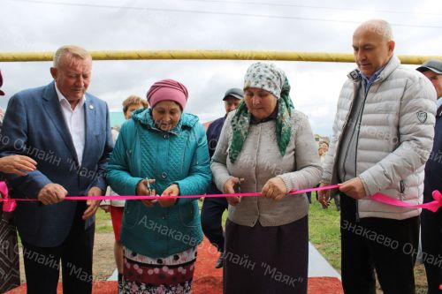 Кәкре Елга авылы халкы яңа кибетле булды