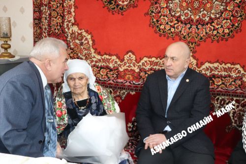 Юбиляр котлаулар кабул итте