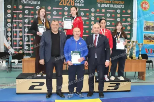 Азнакаевские борцы на поясах выиграли Чемпионат Республики Татарстан!