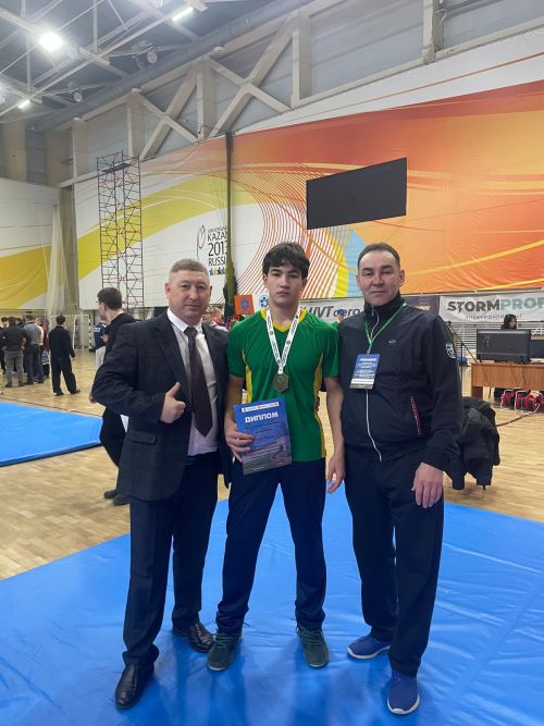 Азнакай көрәшчесе республика беренчелегендә җиңү яулады