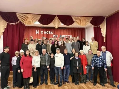 Вечер школьных друзей: выпускники вернулись в родные стены