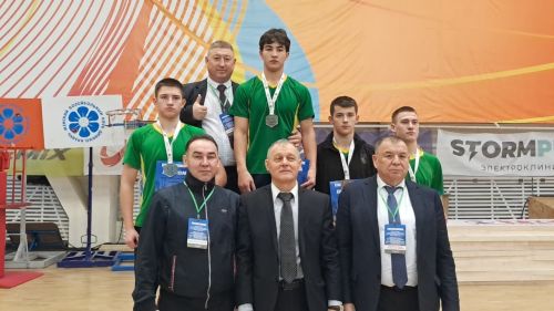 Азнакай көрәшчесе республика беренчелегендә җиңү яулады