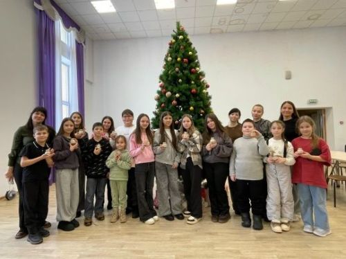 Магия ароматов: в культурном центре создавали свечи ручной работы