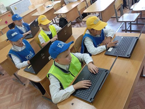 Отряд ЮИД осваивает безопасные дороги