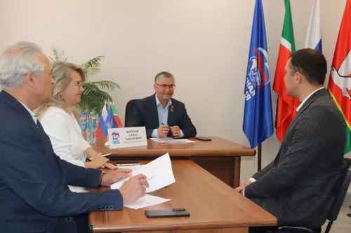 В Азнакаево депутат провел приём граждан