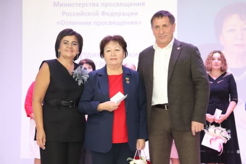 Торжество для педагогов: „Переменка для тех, кто всегда на посту“