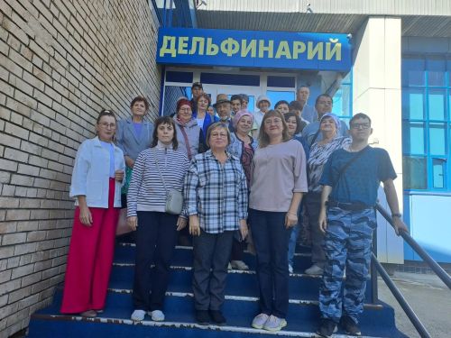 Азнакайлыйлар Чаллы дельфинариена сәяхәт кылды