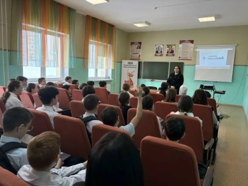 «Курить не модно – дыши свободно»: в Азнакаево школьникам рассказали о вреде курения